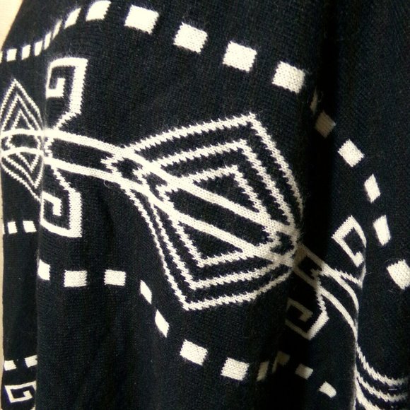 FOREVER21 Shawl Sweater Pullover S/M Black White Southwestern Aztec print SOFT! - Picture 4 of 8
